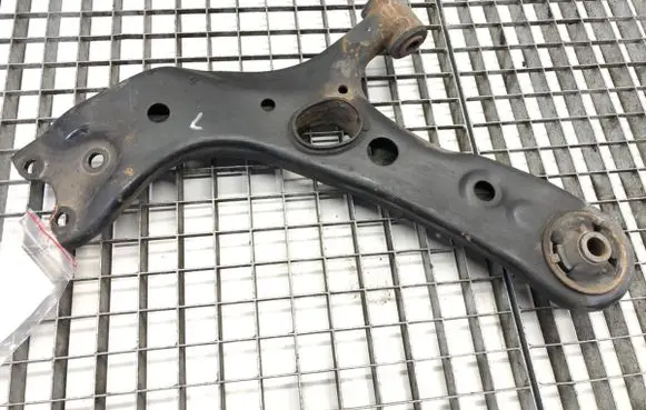 Toyota RAV 4 (XA40) Front control arm 