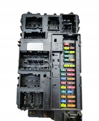 Ford Fusion II Fuse module JU5T15604BDJ