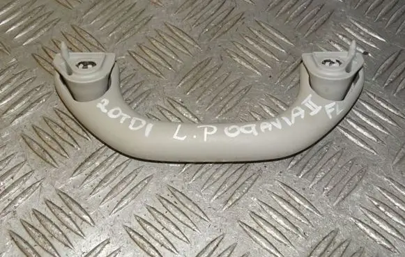 Skoda Octavia Mk2 (1Z) Tie down hook / loop SKODA_OCTAVIA_II_RĄCZKA_PODSUFITKI_LEWY_PRZÓD
