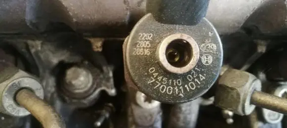 Renault Laguna II Fuel injector 7700111014 0445110021