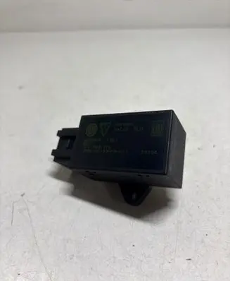 Volkswagen Touran I Seat heating relay 7L0959772