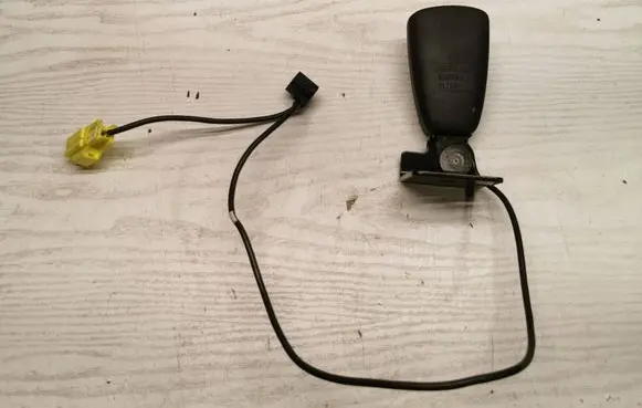 Volvo C30 Rear seatbelt buckle 8686941 312194