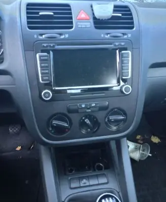 Volkswagen Golf V Radio/GPS head unit trim 