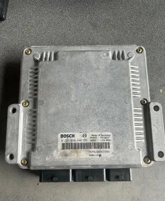 Volvo S40, V40 Engine control unit/module 30620956 0281010440