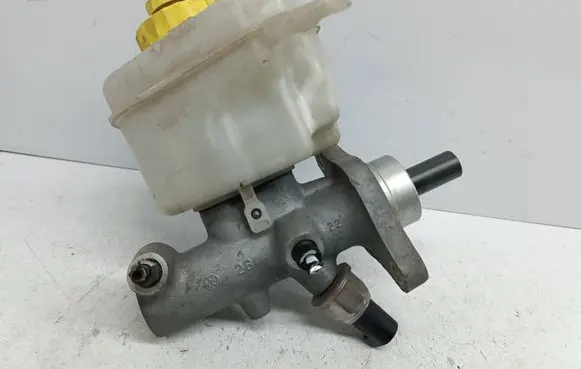 Master brake cylinder