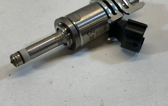 Fuel injector