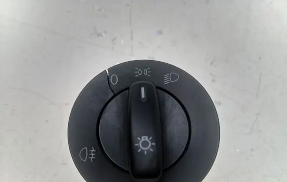 Volkswagen Golf VI Light switch 1K0941431BB