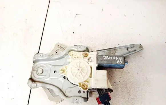 Toyota Avensis T250 Sliding door window regulator with motor 