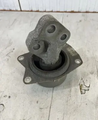 Opel Insignia A Engine mount bracket 13227735