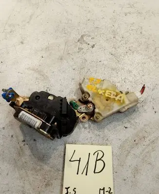 Nissan Almera N16 Front door lock 8055261U66