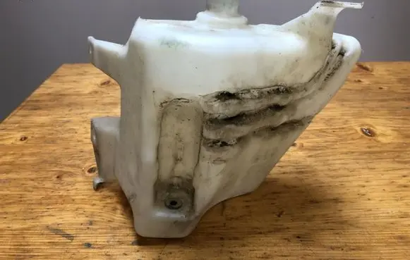 Nissan Almera Tino Windshield washer fluid reservoir/tank
