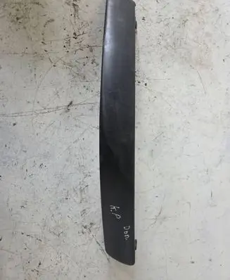 Front bumper splitter molding