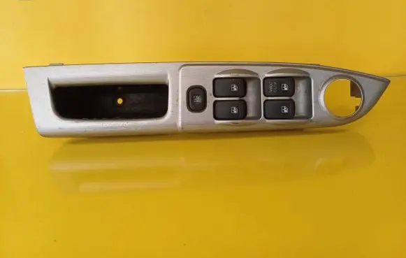Hyundai Getz Electric window control switch 935701C110