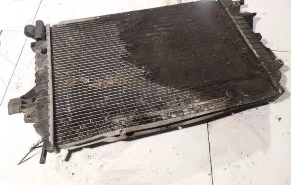 Opel Zafira B Coolant radiator