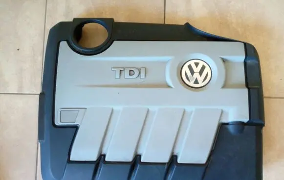 Volkswagen Tiguan Engine cover (trim) 03L103925 NE70541