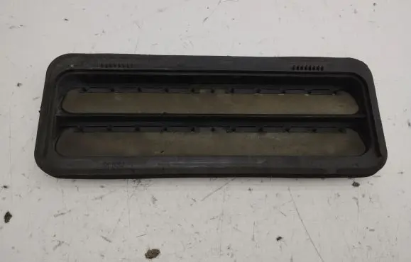 Maserati Ghibli Quarter panel pressure vent 15143604