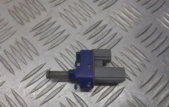 Mazda 3 I Brake pedal sensor switch