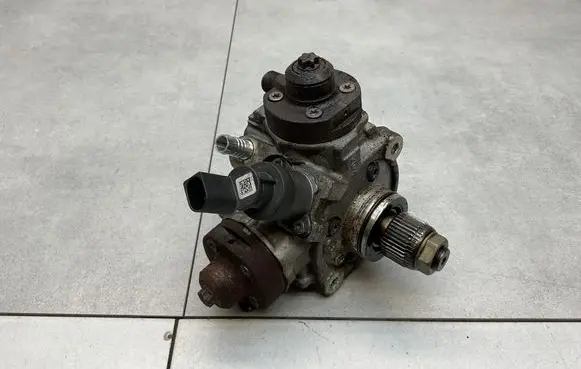 Audi A7 S7 4G Fuel injection high pressure pump 059130755CB 0445010677