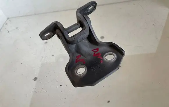 Subaru Forester SH Front door lower hinge