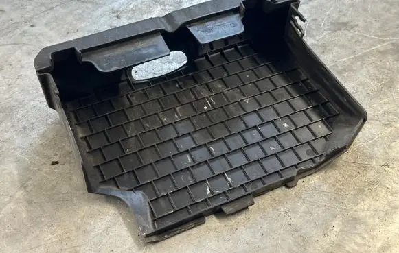 Renault Trafic III (X82) Battery box tray cover/lid 237060001R