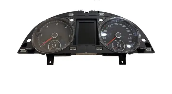 Volkswagen PASSAT B7 Speedometer (instrument cluster) 3AA920870J