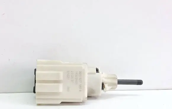 Audi A4 S4 B7 8E 8H Brake pedal sensor switch 8E0927189B 19322005