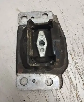 Volvo V70 Engine mount bracket 30680699 6G917M121AC