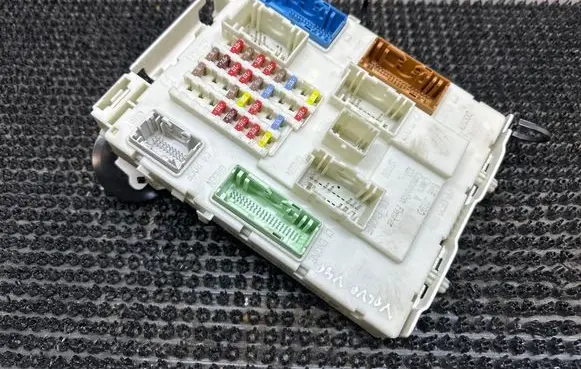 Volvo V40 Fuse module 31394135