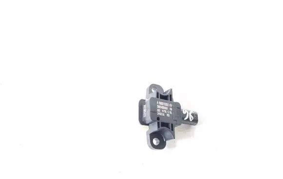 Mercedes-Benz A W176 Airbag deployment crash/impact sensor A1668210351