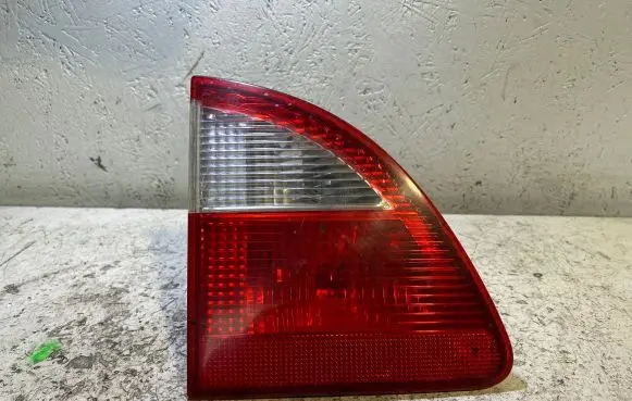 Volkswagen Sharan Tailgate rear/tail lights 7M3945257A