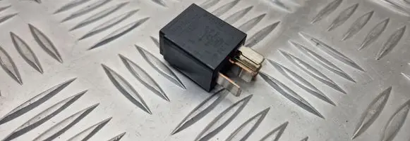 Volvo V70 Other relay 669T14B192BA 4RD00781417