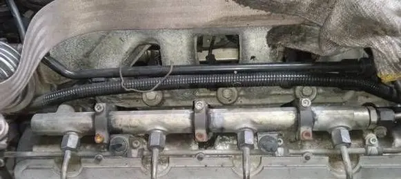 BMW 7 E65 E66 Fuel main line pipe F00R001029