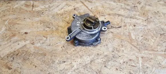 Volkswagen PASSAT B6 Vacuum pump 06D145100E