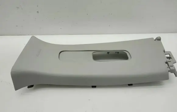 Suzuki Swift III (B) pillar trim (top) 7622152R1