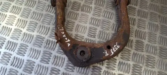 Toyota Land Cruiser (J100) Front lower control arm/wishbone