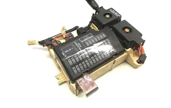 Jaguar S-Type Fuse module XR8T-14A067-BA