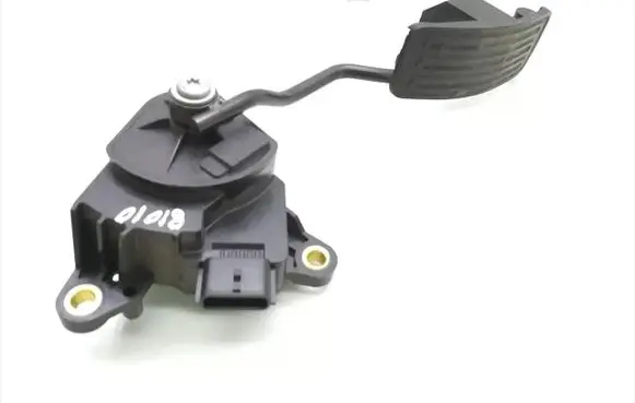 Renault Koleos I Accelerator throttle pedal 18002-JY00A