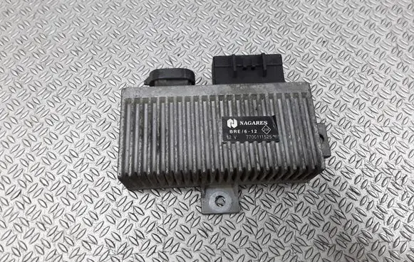 Renault Megane I Glow plug pre-heat relay 7700111525