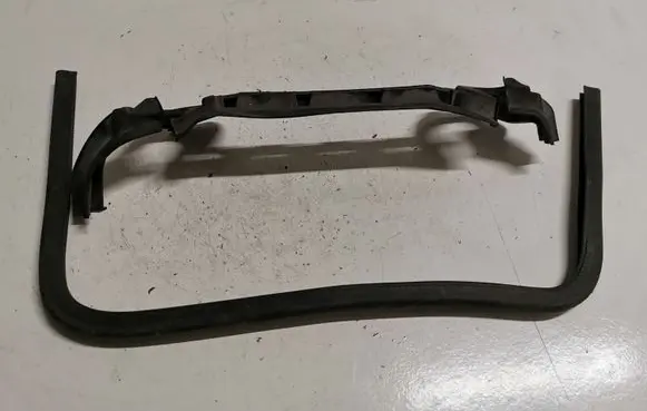 Ford Mustang VI Other engine bay part