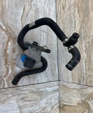 Maserati Levante Water pump 670002070