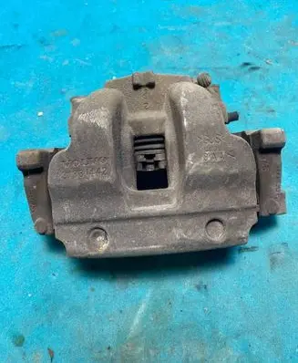 Volvo XC90 Front brake caliper 31381442
