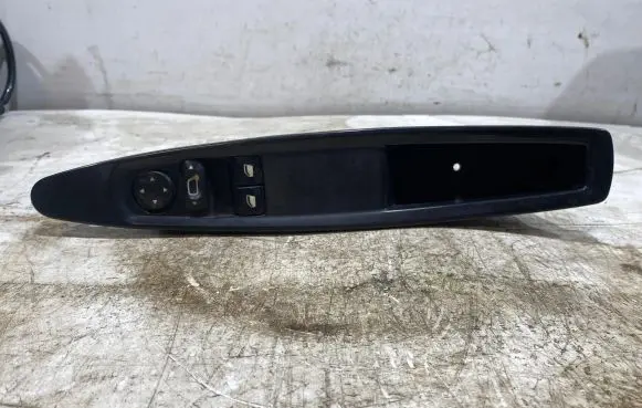 Citroen C4 I Picasso Electric window control switch