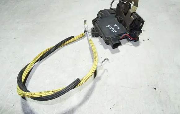 Audi A6 S6 C5 4B Rear door lock