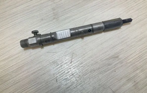 Audi A6 S6 C5 4B Fuel injector 059130201F