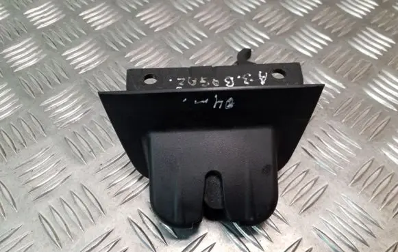 Audi A3 S3 8P Tailgate/trunk/boot lock/catch/latch 8P3827520A