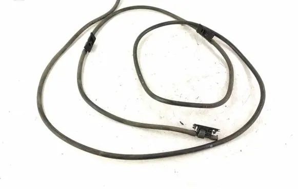 Mercedes-Benz R W251 Windshield washer spray nozzle 2518601392 A2518601392