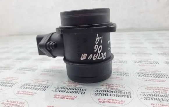 Skoda Octavia Mk2 (1Z) Mass air flow meter 038906461B 0281002531