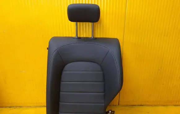 Mercedes-Benz C W205 Second row seats 