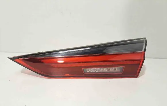 Tailgate rear/tail lights