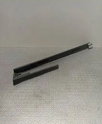 Porsche Cayenne (9PA) Sliding door rail trim 7L0881479